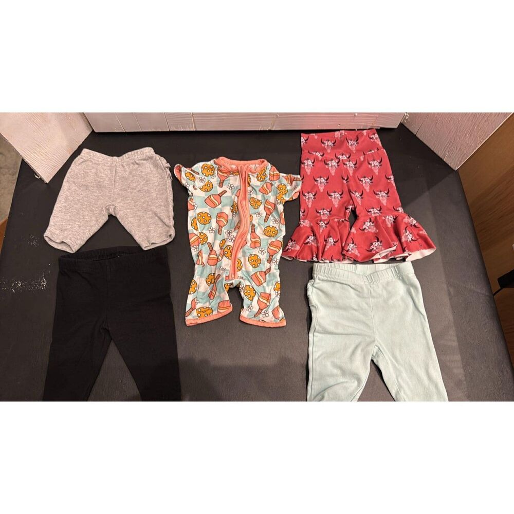 Lot of baby Girl Newborn Pants and 0-3 months